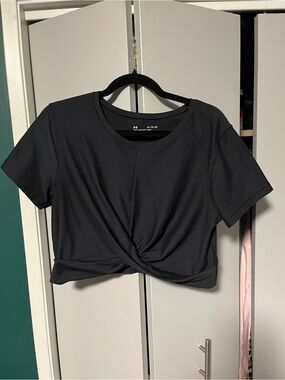 Under Armour Black Twist-Front Cropped Tee